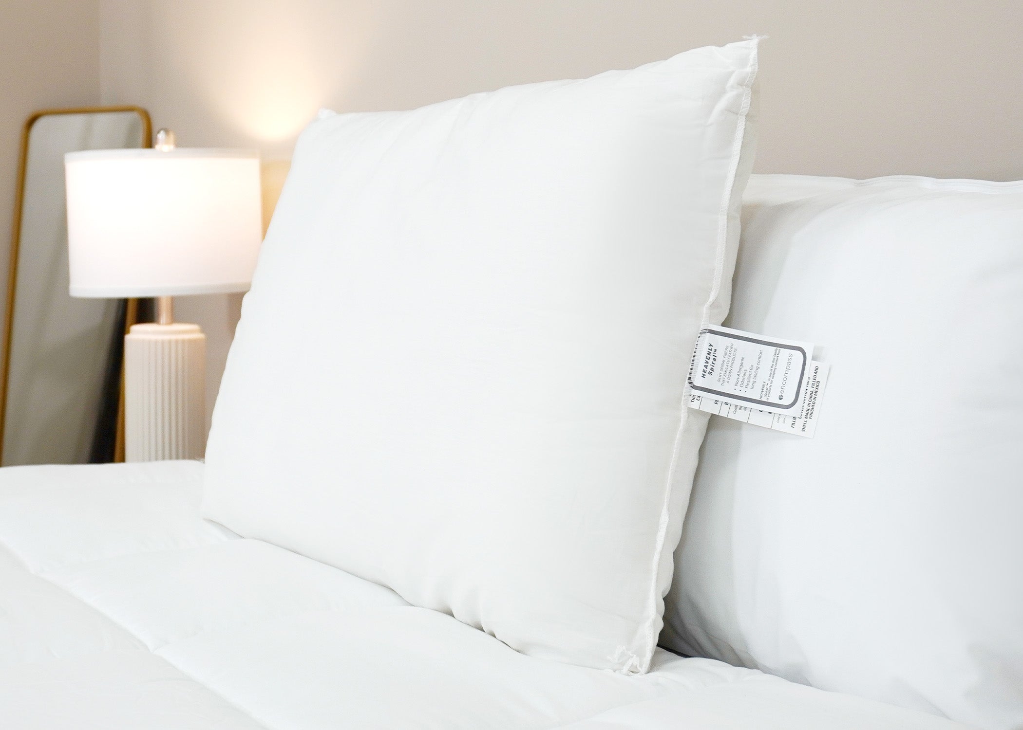 Die Kissenfabrik Housekeeper's Choice Himmlisches Spiral Kissen - Featured bei Many Borgata Hotel Casino & Spa<sup>®</sup>
