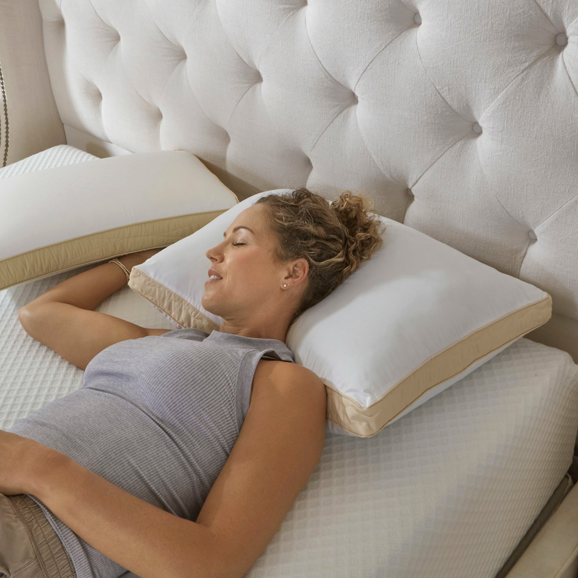 La-Z-Boy Hybrid Bliss Memory Foam | Richloft Fiber Foam Core Pillow