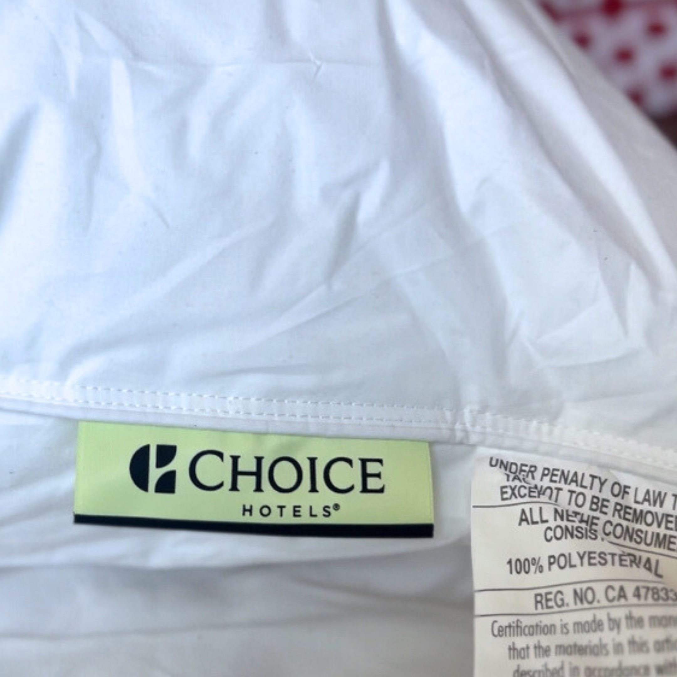 Grün Label Soft Pillow | Ausgestellt bei Many Choice® Hotel Brands