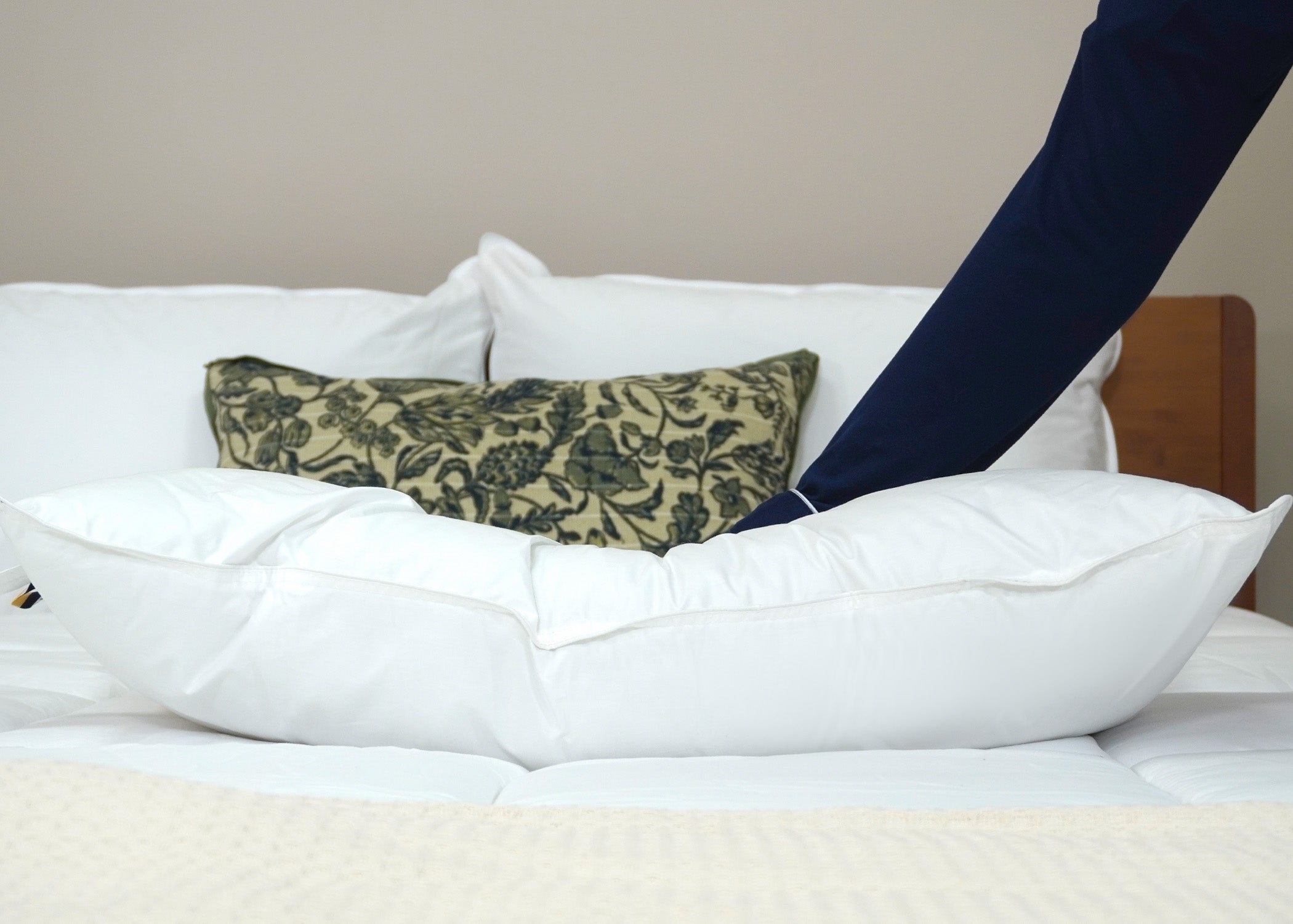 Dream Escape Down Alternative Pillow Früher Dream Essence