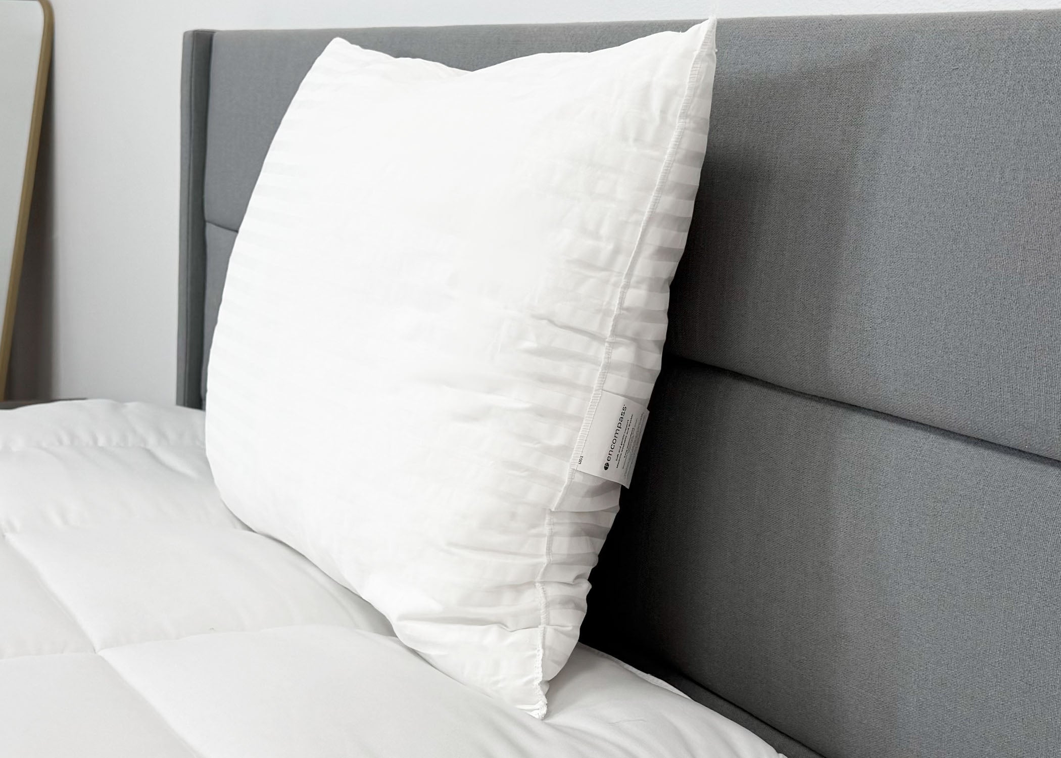 Pillow Factory Comforel Pillow, ausgestellt in Sheraton Hotels