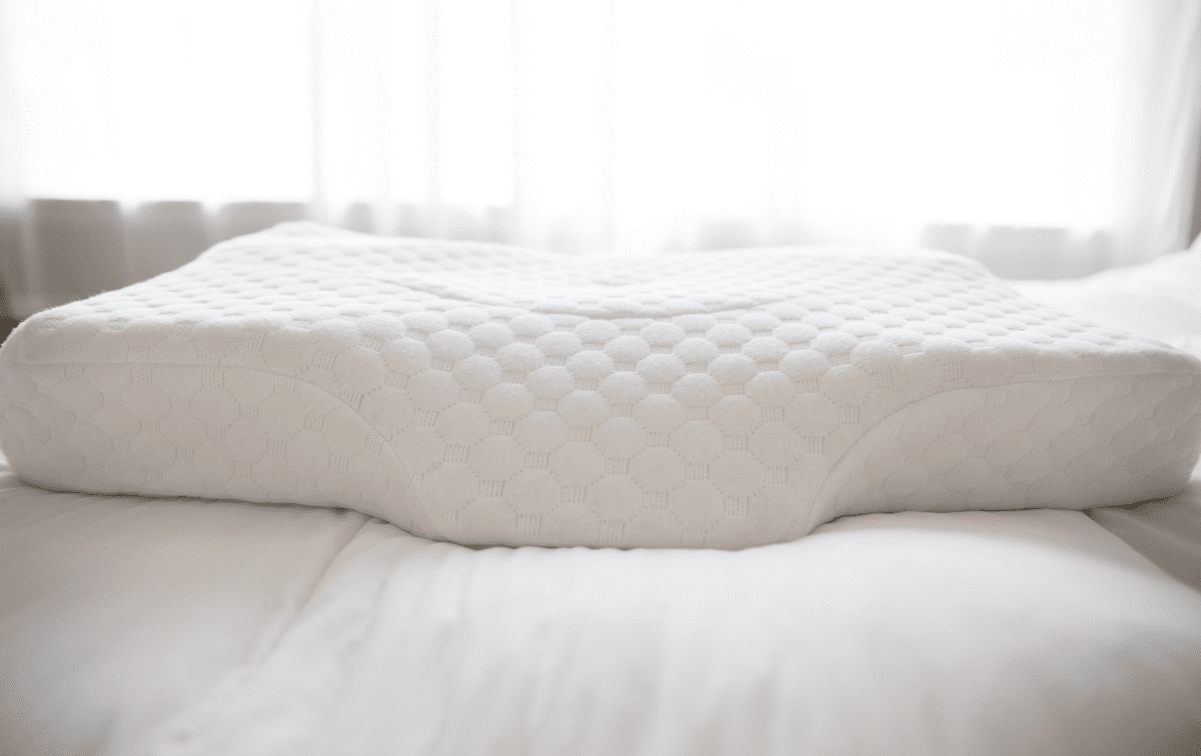 Opulenz Cervical Memory Foam Pillow | Anti-Falten und Anti-Aging Kissenbezug enthalten