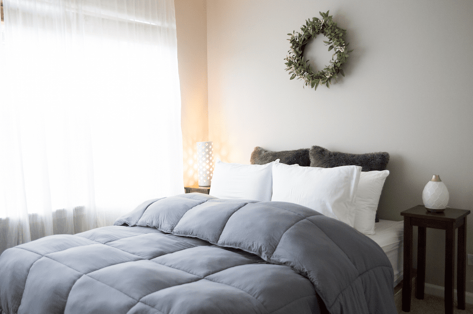 Pillowtex Essential Bedding Package | All Season Bettdecke mit passenden Kissen